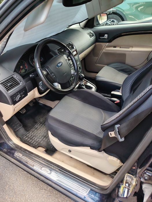 Vând Ford Mondeo