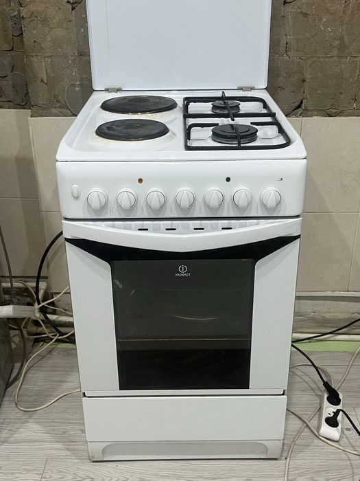 Продам газовую плиту