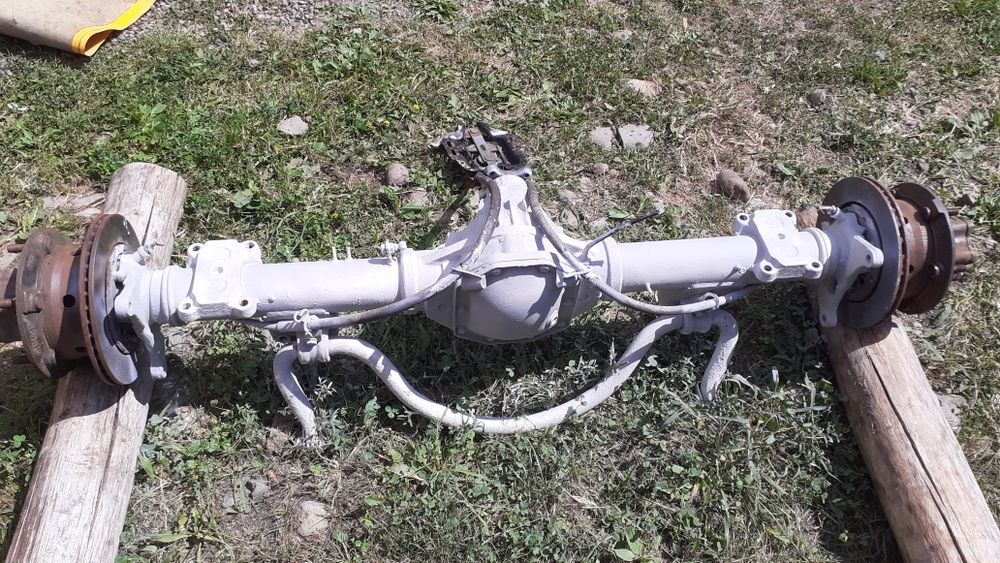 Vând axa spate lt 46
