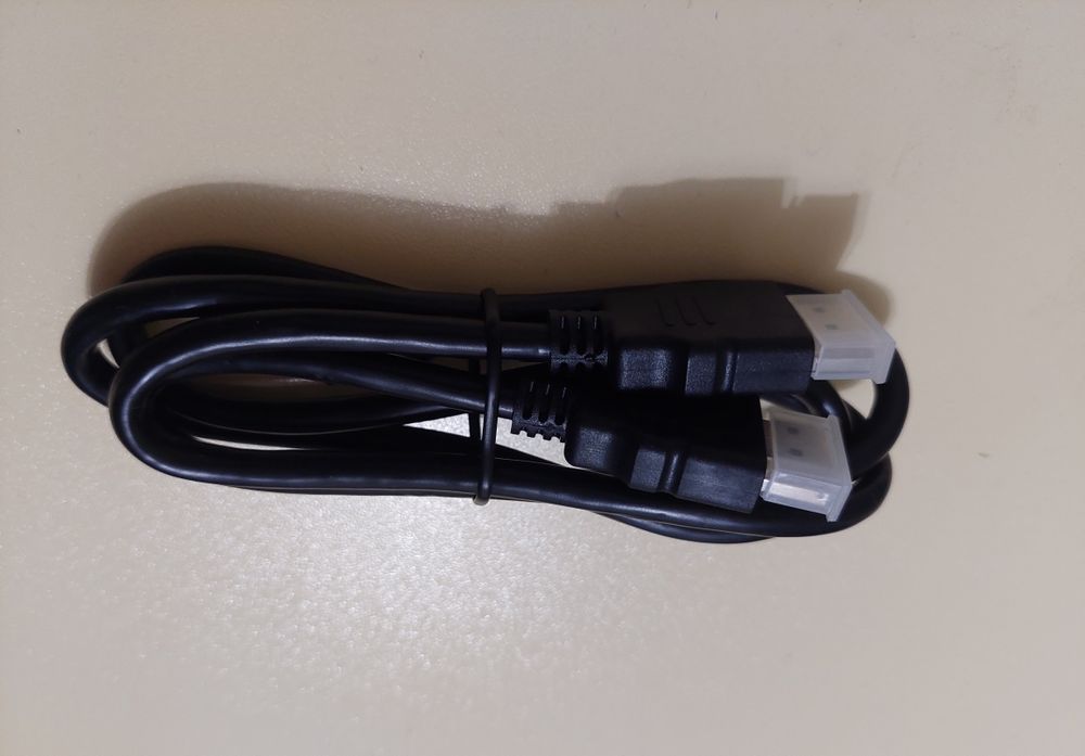 Продам HDMI-кабель (1 метр)