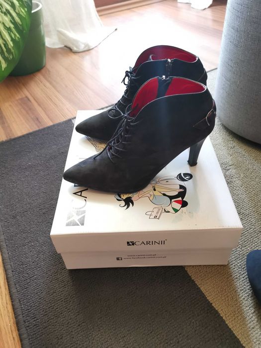 Botine negre  Carini