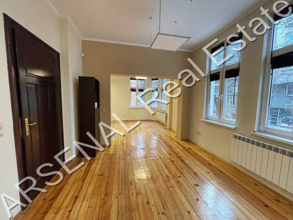 Дава се под наем Тристаен апартамент в София, Център - 120 кв.м за 1795.2 € - Снимка #3