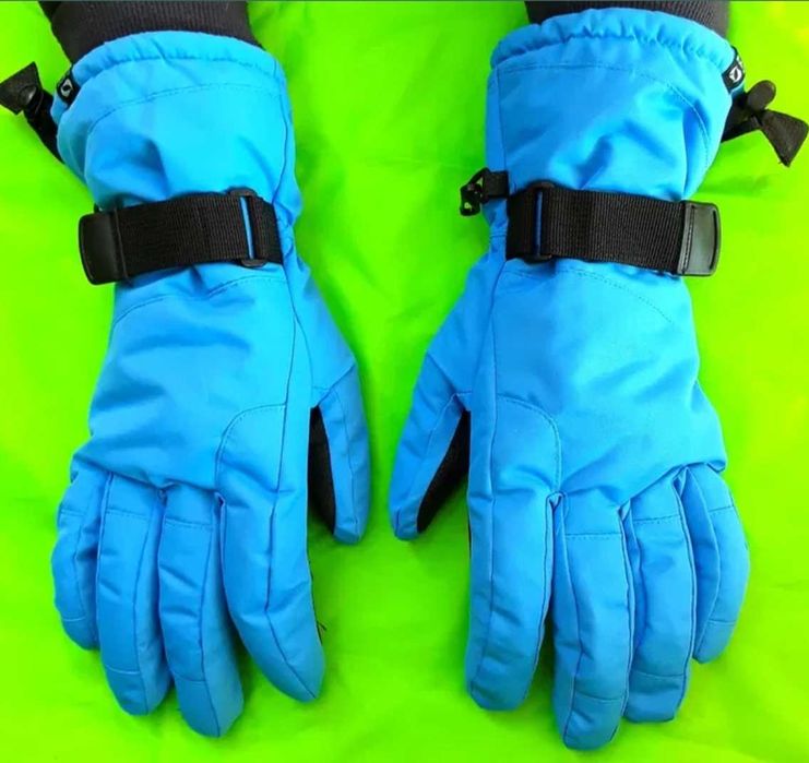 Set Cagula si manusi pentru sporturi iarna, scuter, bicicleta NOI