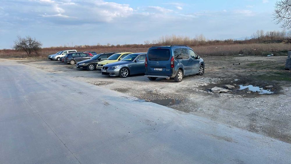 Парцел на Карловско Шосе с сменен статут за промишлено строителство