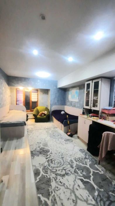 Продается  4\3\9 103 m2  ц-1  в центр города дом кирпичный !!