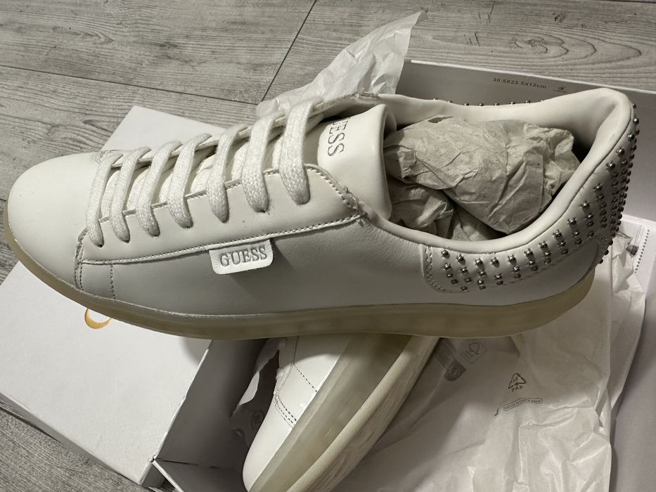 Adidasi guess noi nepurtați originali