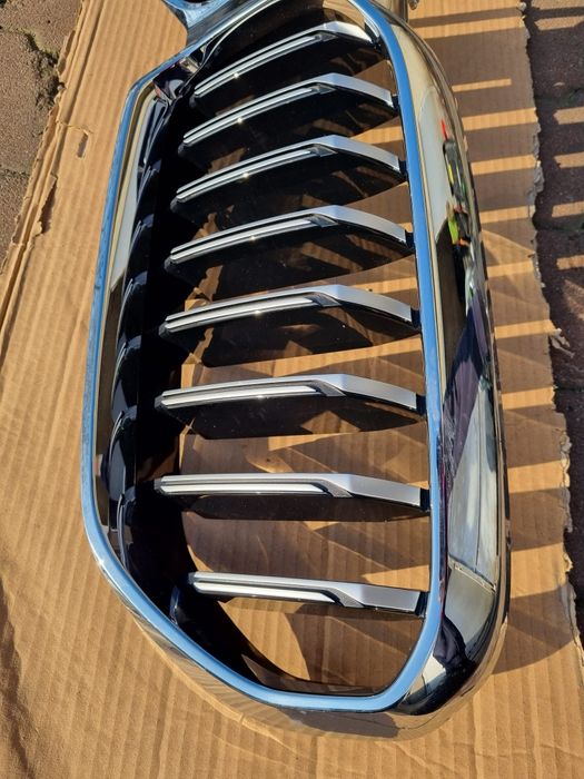 Grila centrala originala bmw seria 5 G30 G31 Lci facelift