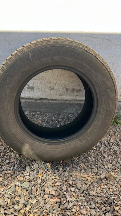 Продам зимние шины с шипами