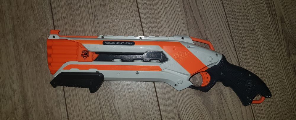 Nerf Roughcut 2×4