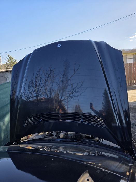 Преден капак за Mercedes W211 черен седан