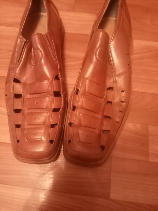 Отдам мужские туфли в хорошем состоянии.