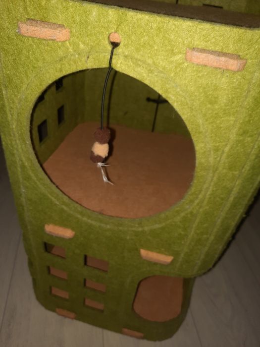 Дом для кошек отдам