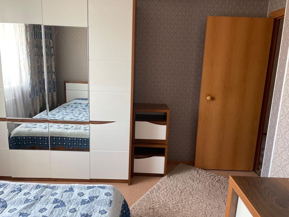 Продам кровать с тумбами