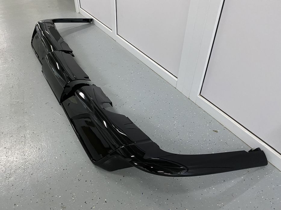 Задний накладка Lexus  LX 570