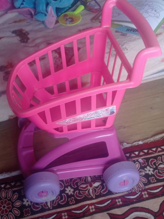 Продавам лот от детски играчки