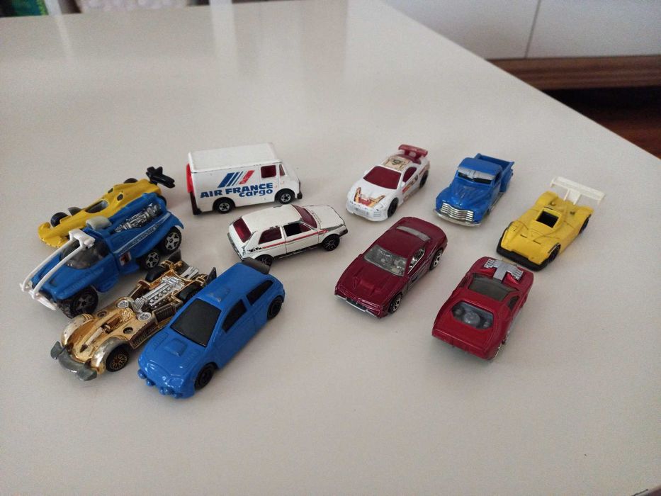 Стари и по-нови колички Hotwheels, има и доста редки