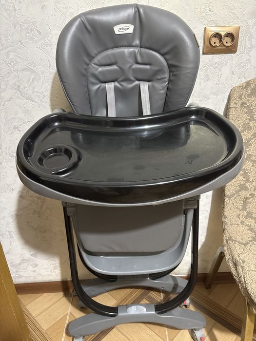 Детскии стол для кормления