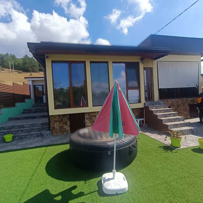 Продавам къща в гр. Костинброд