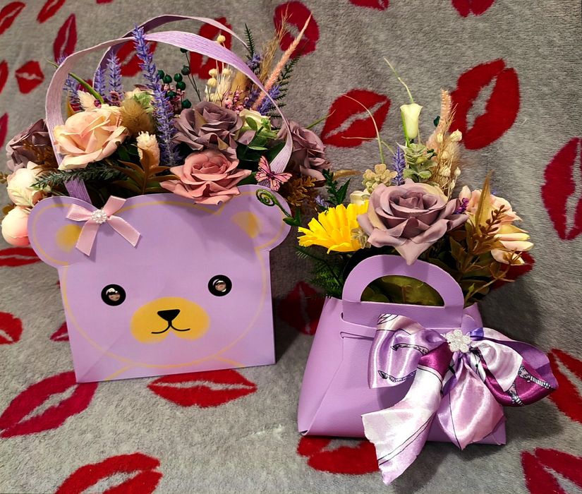 Моливници/табелки и чантички с цветя