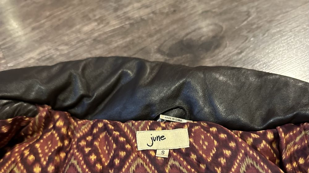 Бомбър от естествена кожа в тъмно кафяво