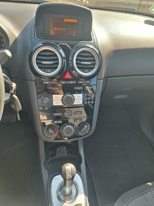 Opel corsa automat euro 5