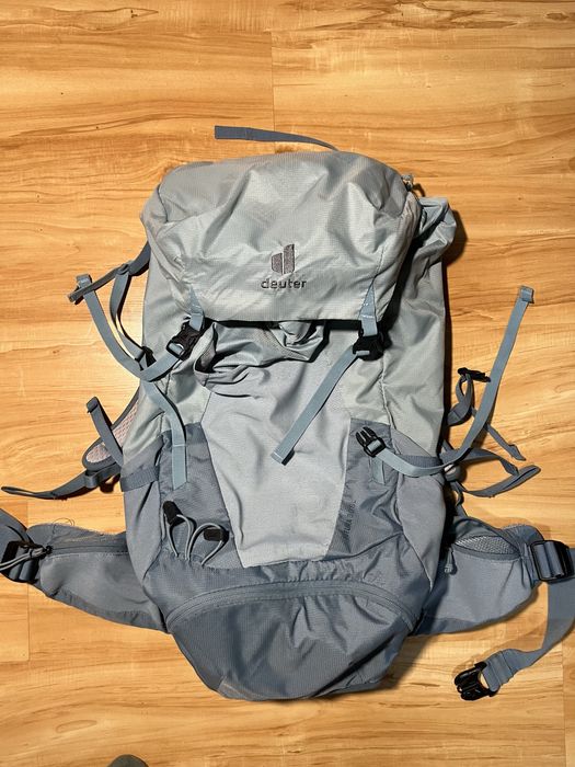 Rucsac drumetie Deuter Futura 30 SL, graphite