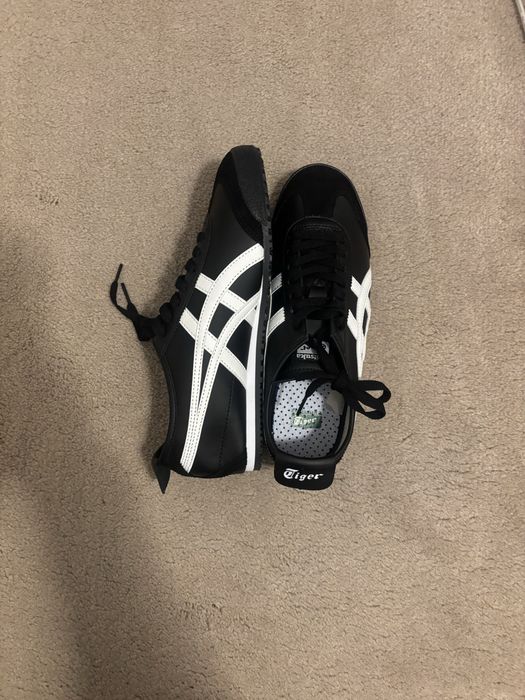 Onitsuka tiger size 42