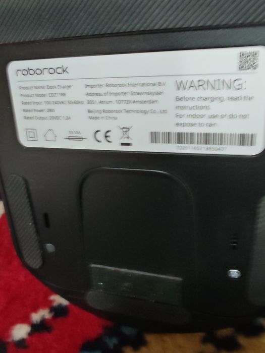 Vînd aspirator Roborock S6 maxV, negru.