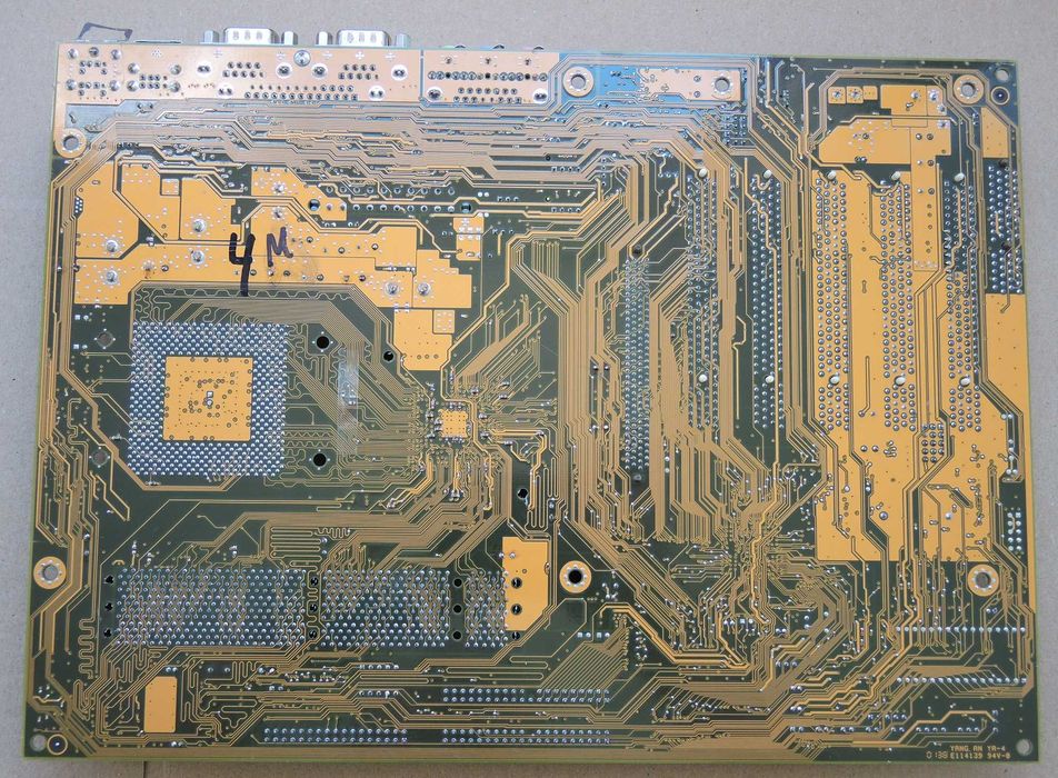 DFI AK75-EC Via Apollo KT133A Socket 462/A Testat