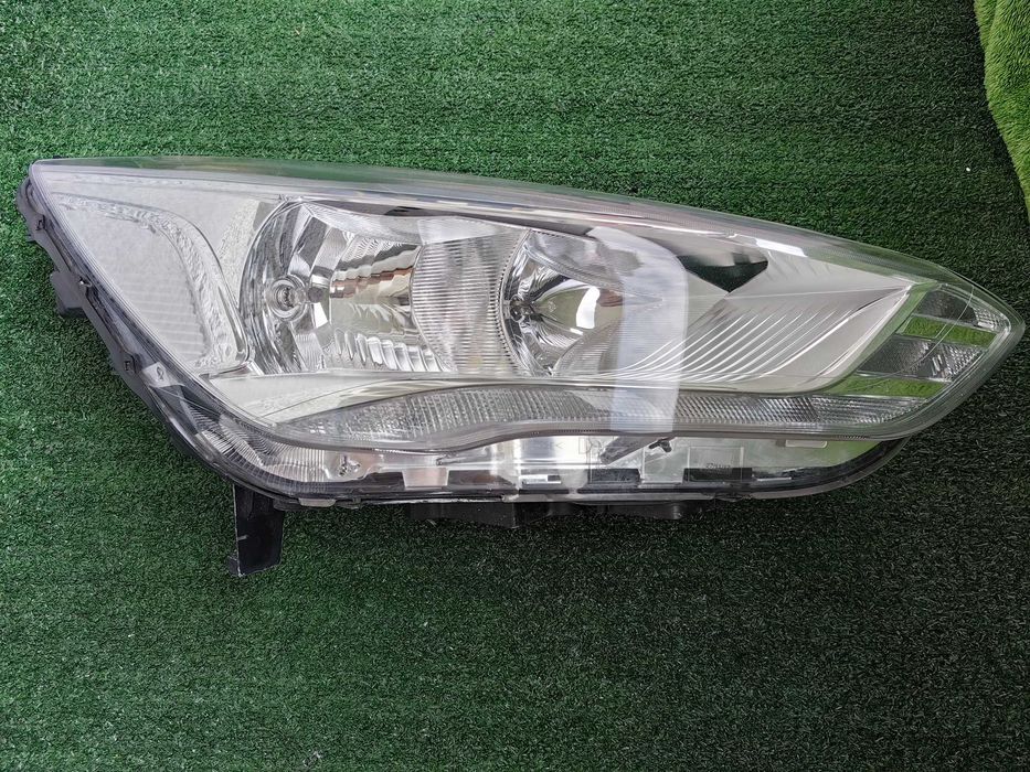 Фар за Ford C-Max / Форд Ц-Макс