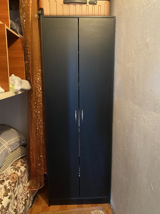Срочно продам шкаф