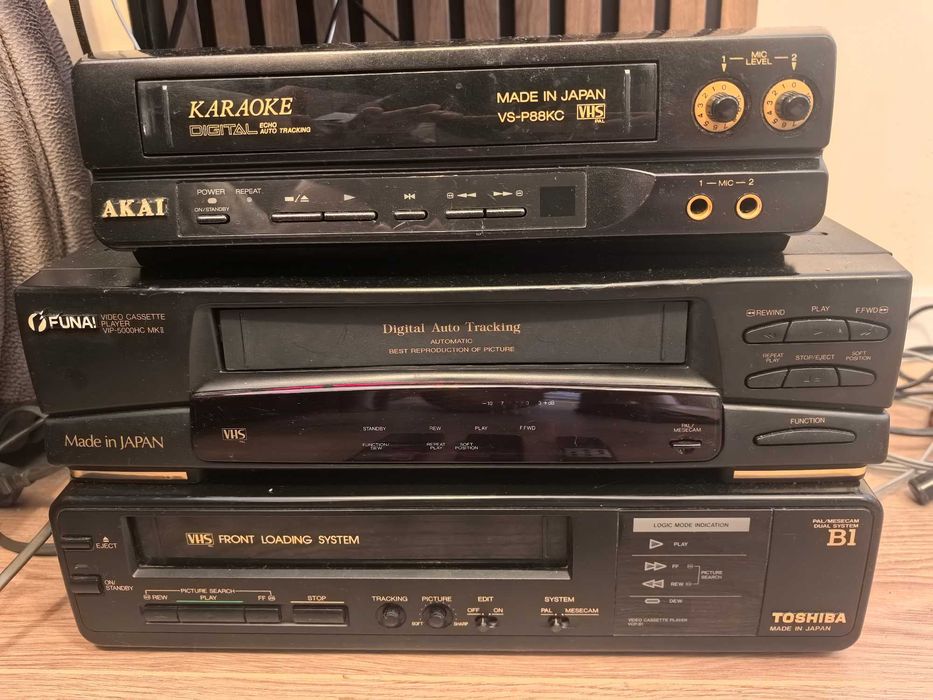 Видео VHS плейър с дистанционно Toshiba / Funai / Akai