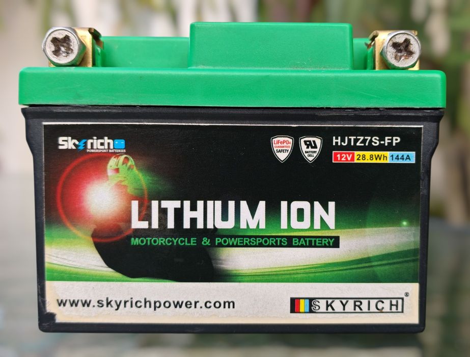 Baterie motocicleta/scuter dimensiune și greutate redusa