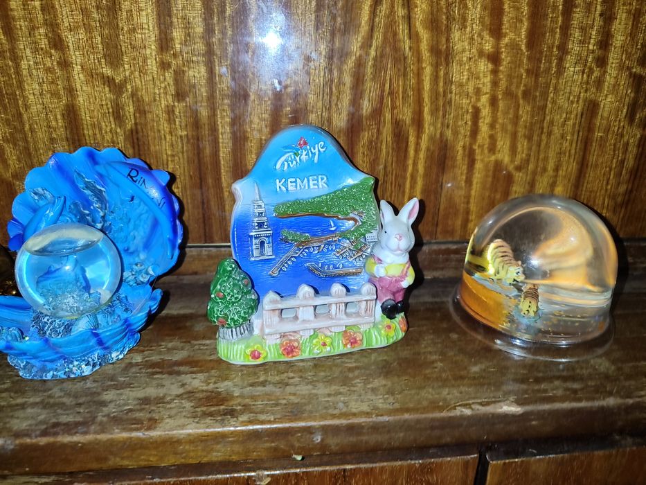 Привозные сувениры