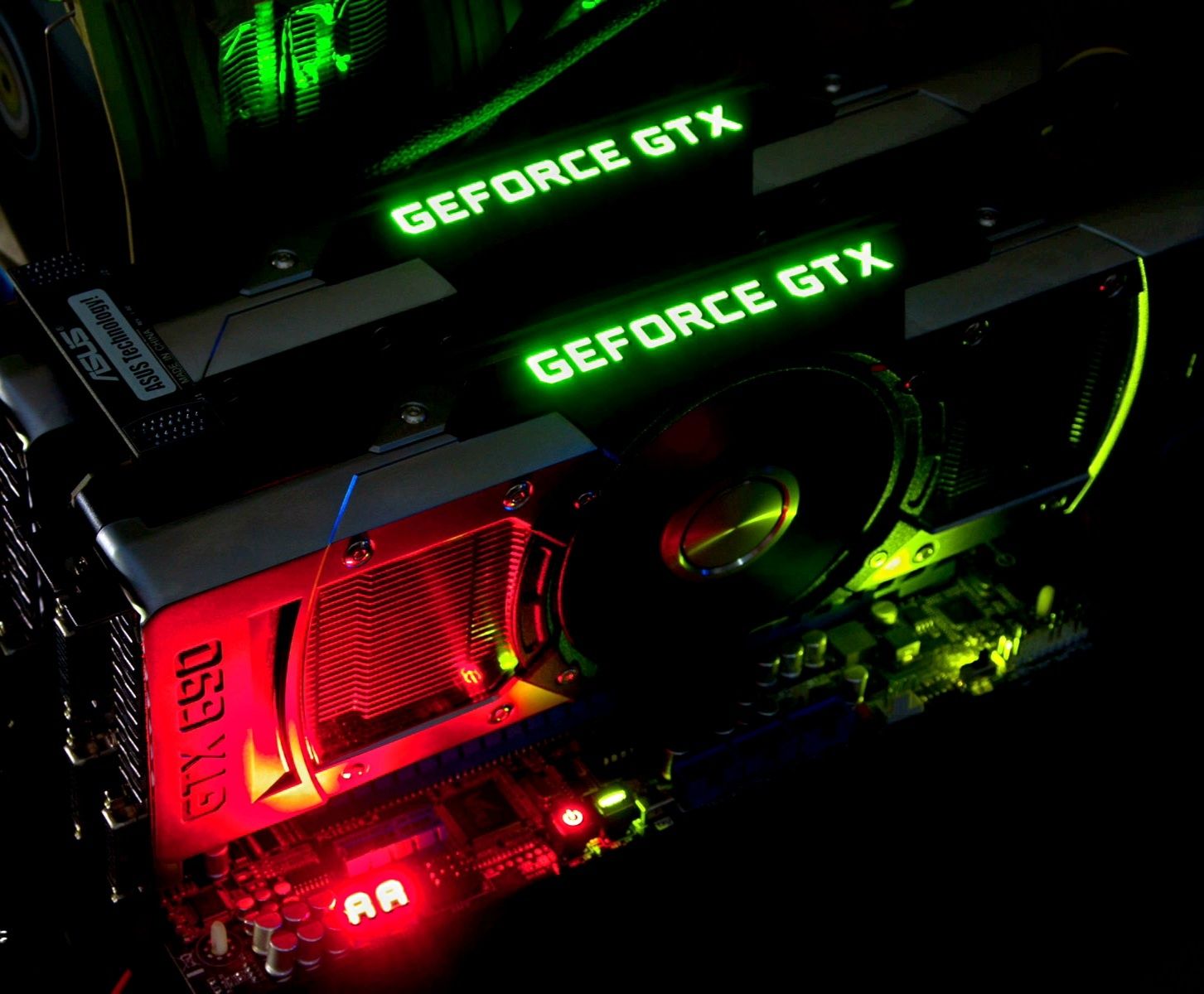Kit SLI gaming 2 x GTX 690 4GB 512bit GDDR5 Galati OLX.ro