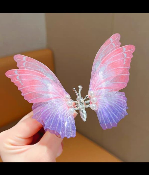 Заколка бабочка.