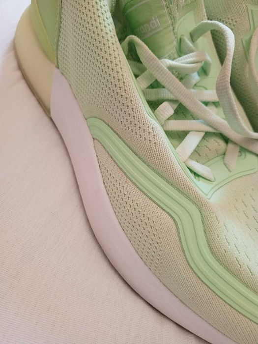 Кросовки Sprandi женские размер 40 салатного цвета