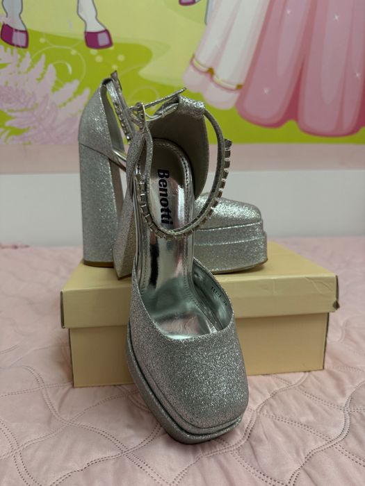 Високи обувки на ток