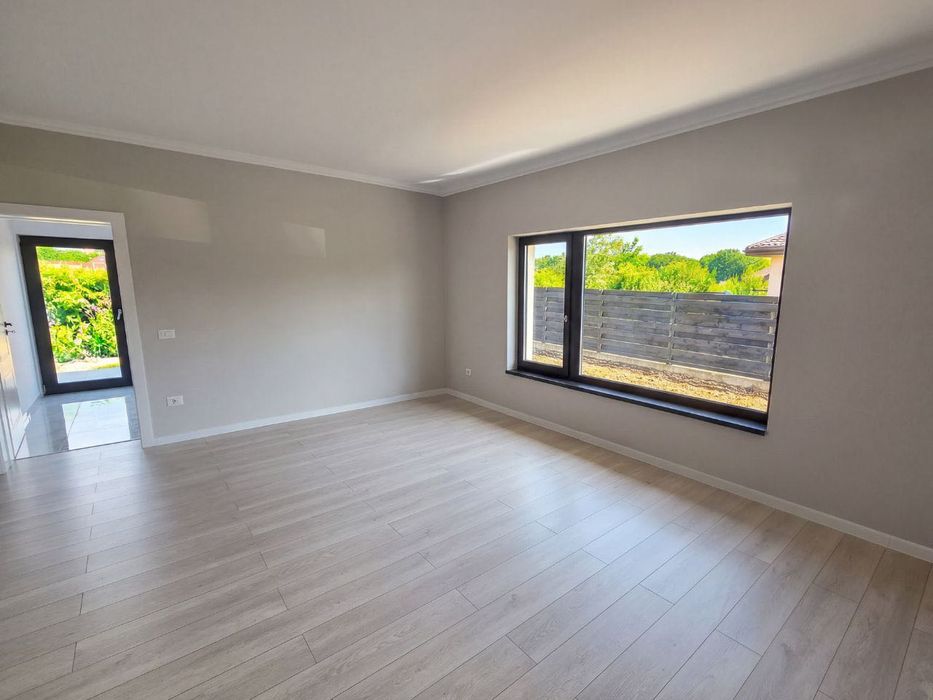 Casa de Vanzare Breazu, Str Zambilelor, 4 Camere, 85 mp utili, 415 mp teren, Predare la Cheie, Gata de Mutare, Drum privat