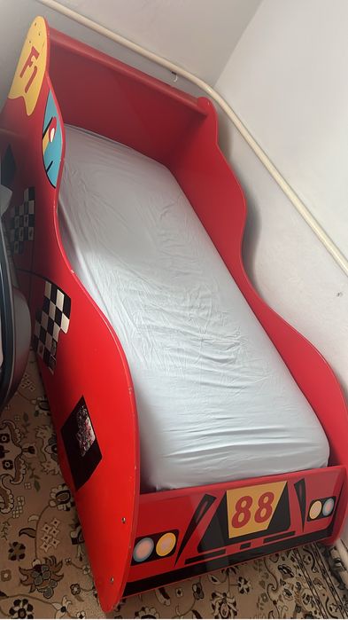 Машина кровать срочна продам