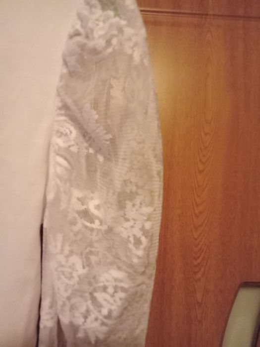 Vand Bluza Bumbac Elastic cu mâneci brodate Marime L Nou