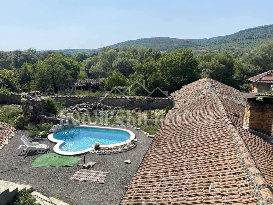 Продава се Къща в с. Леденик, Област Велико Търново - 300 кв.м за 1067 €/кв.м - Снимка #10