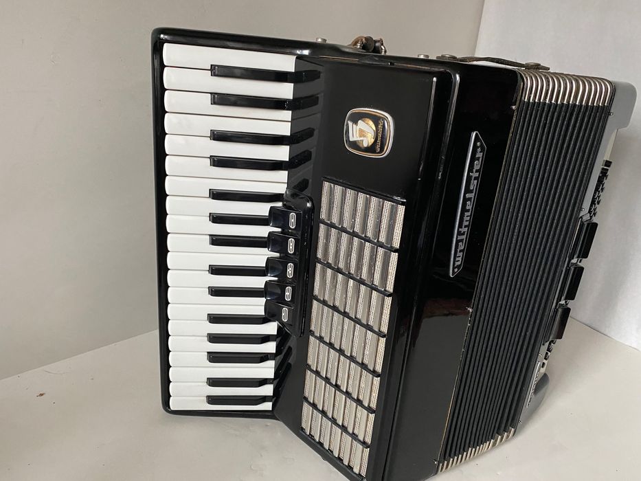 Weltmeister Stella cu 80 de basi