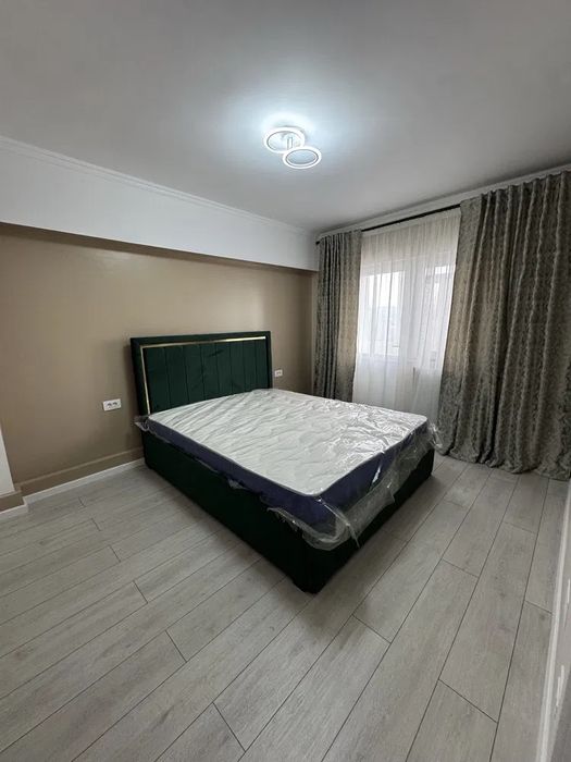 Inchiriez apartament cu 3 camere
