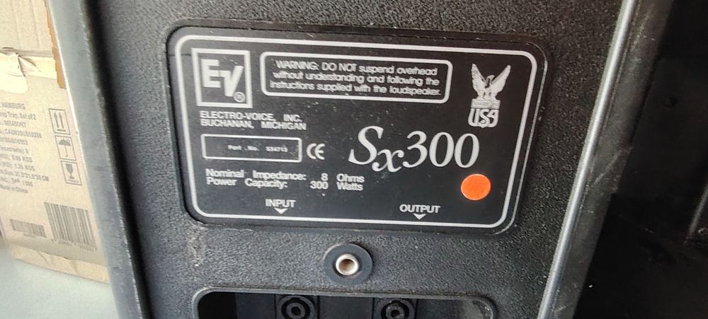 Vând 2 boxe Electro voice sx 300  fără difuzoare  subwoofer Zeck lf15.400