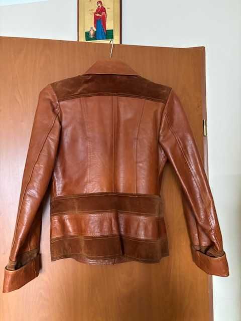 Geaca dama din piele naturala, impecabila. Marimea M