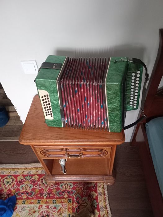Продам аккордеон
