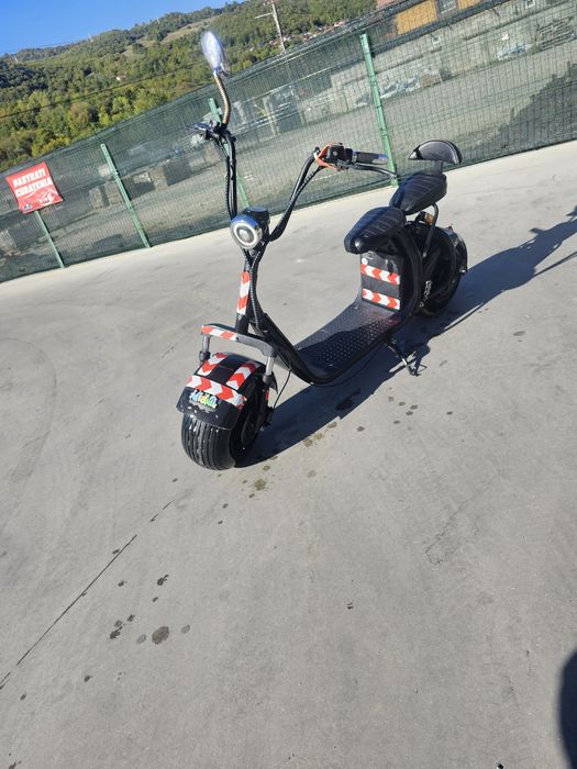 Vând schimb scuter electric