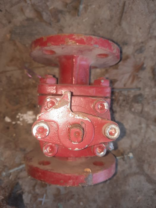 Продам задвижки новые