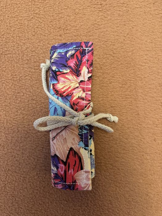 Несесер за моливи и химикалки